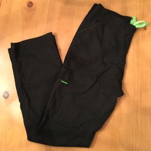 Landau Proflex Cargo Pant and V-neck Scrub Top in X-Small